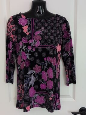 Susan Graver Floral Crewneck Top